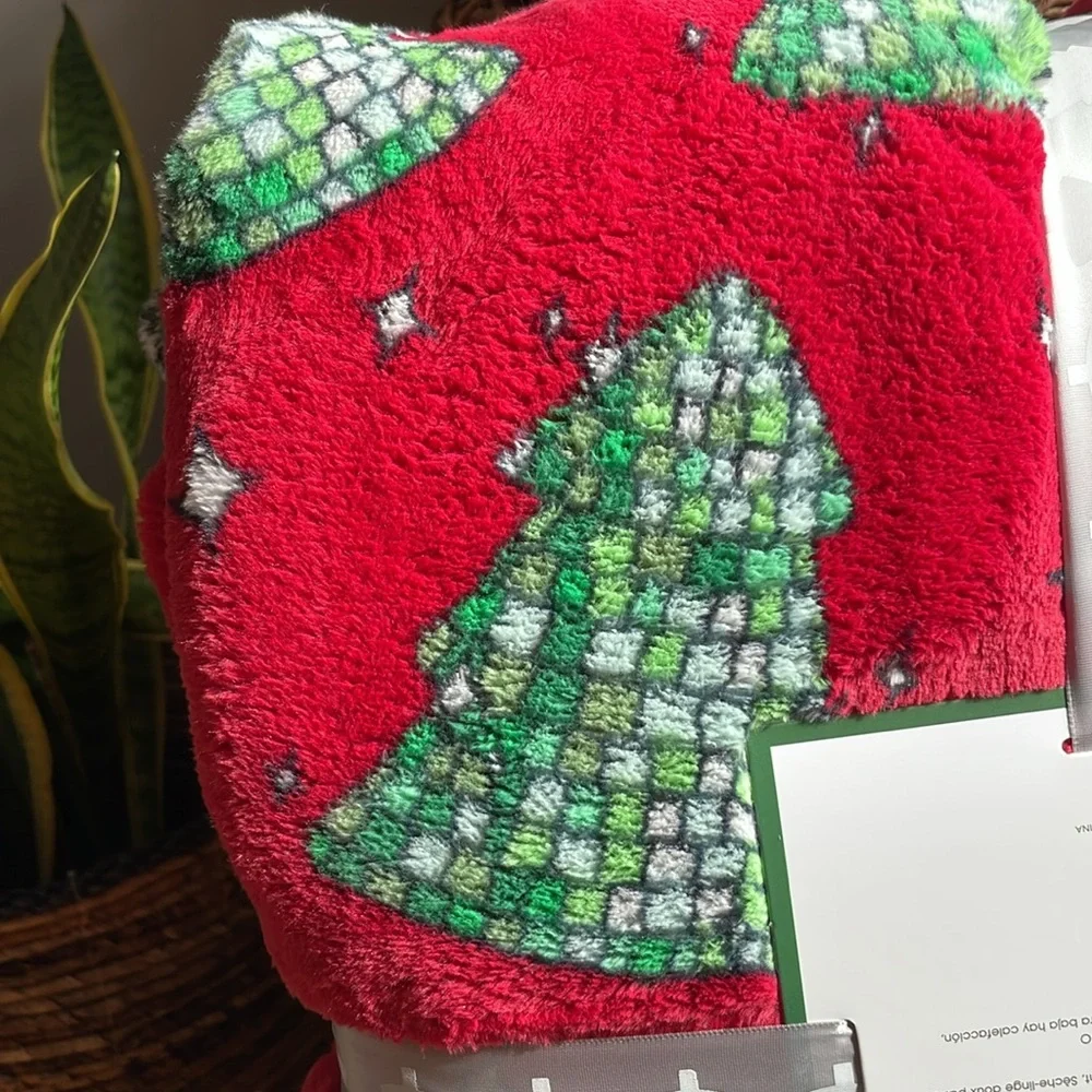 🌲🪩Disco Tree Soft& Plush Holiday Blanket 🌲🪩 NWT!